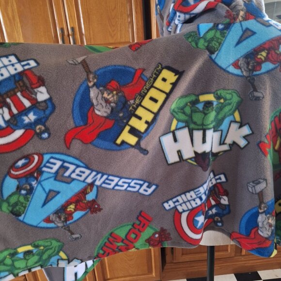Handmade Avengers Fleece Poncho M Medium Cape With Hood & Pocket Hulk Iron Man - Picture 14 of 16